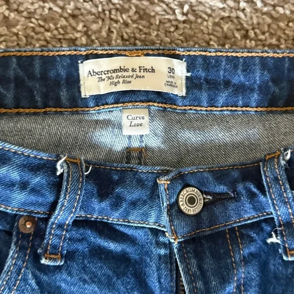 Abercrombie CURVE LOVE High Rise 90s Relaxed Jeans - Picture 3 of 4